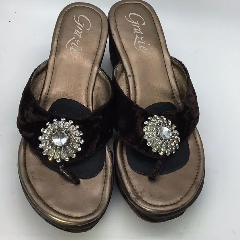 Grazie Women’s Sandals Brown Crushed Velvet Wedge Rhinestone Embellished Size 10